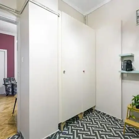 4 Travelers Apartment *